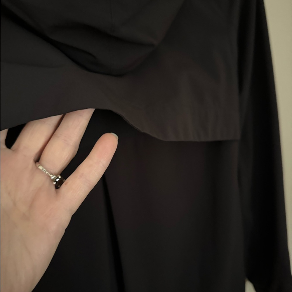Lululemon Woman’s Nylon Lightweight Hooded Jacket, Size 4 - Picture 7 of 8